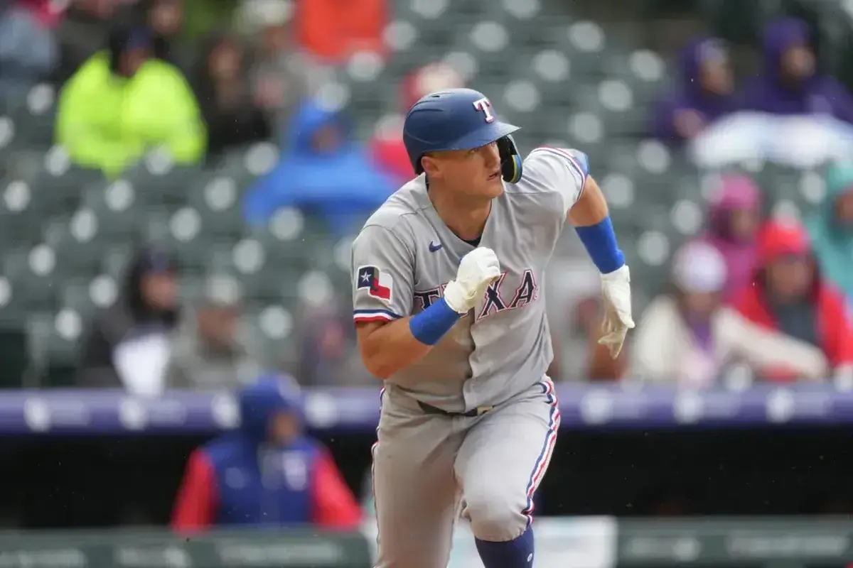 Josh Jung Leaves Rangers Game Early With Shoulder Soreness