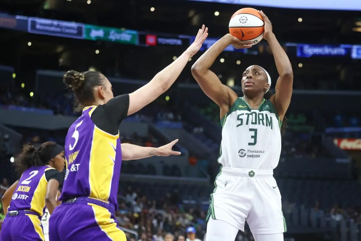 Nneka Ogwumike Returns to Sparks for 2026 Season