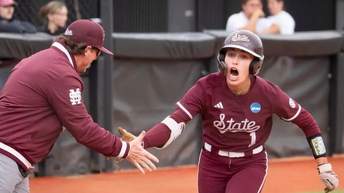 Oklahoma Powers Past Mississippi State In Super Regional Opener