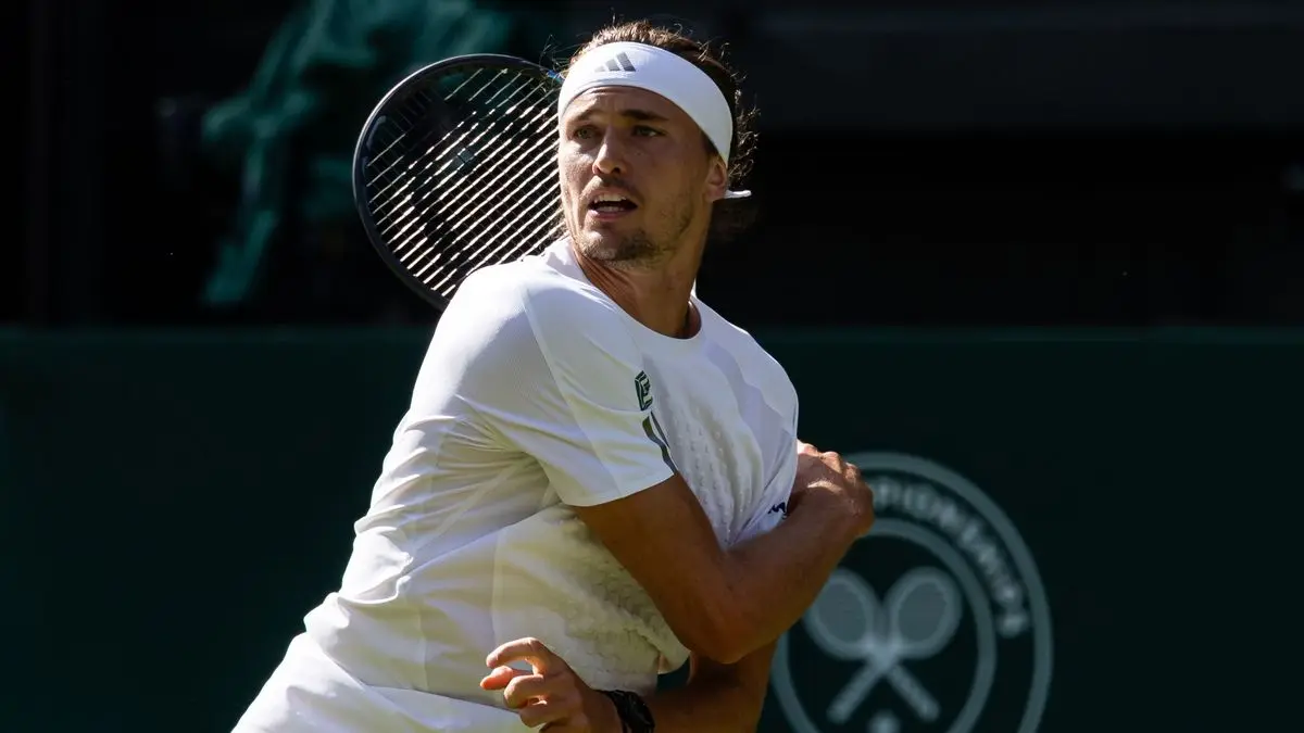 Zverev Dominates Giron in Wimbledon Opener